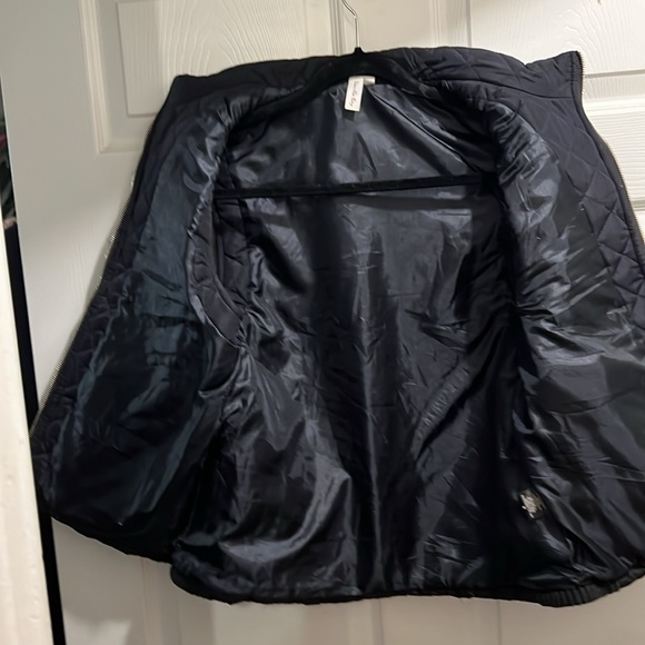 Jacket with no sleeves - Picture 7 of 7